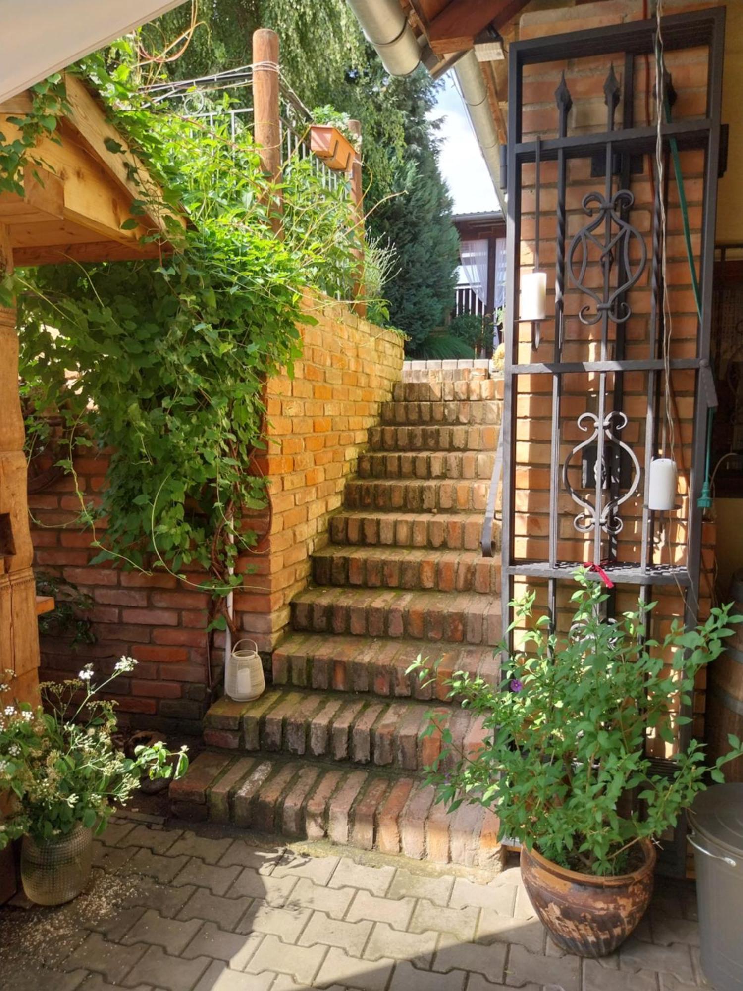 Vinny Sklep U Muhlbergeru Jaroslavice  Exterior photo